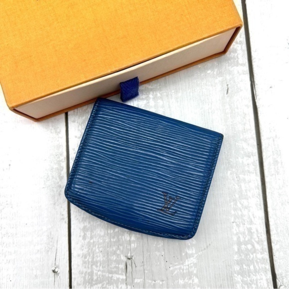 AUTHENTIC Louis Vuitton Vintage Epi Leather Card Holder. Color: Blue